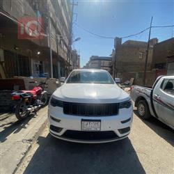 جیپ گراند شیرۆکی